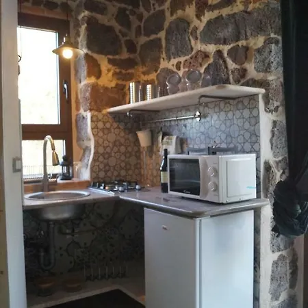 Nyaraló Sa Domo De Mannoi Su Catreathu *