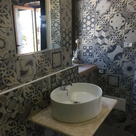 Sa Domo De Mannoi Su Catreathu *