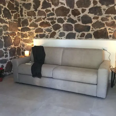 Nyaraló Sa Domo De Mannoi Su Catreathu *