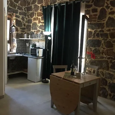 Sa Domo De Mannoi Su Catreathu بيت للعطل