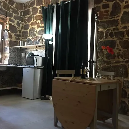 Sa Domo De Mannoi Su Catreathu *